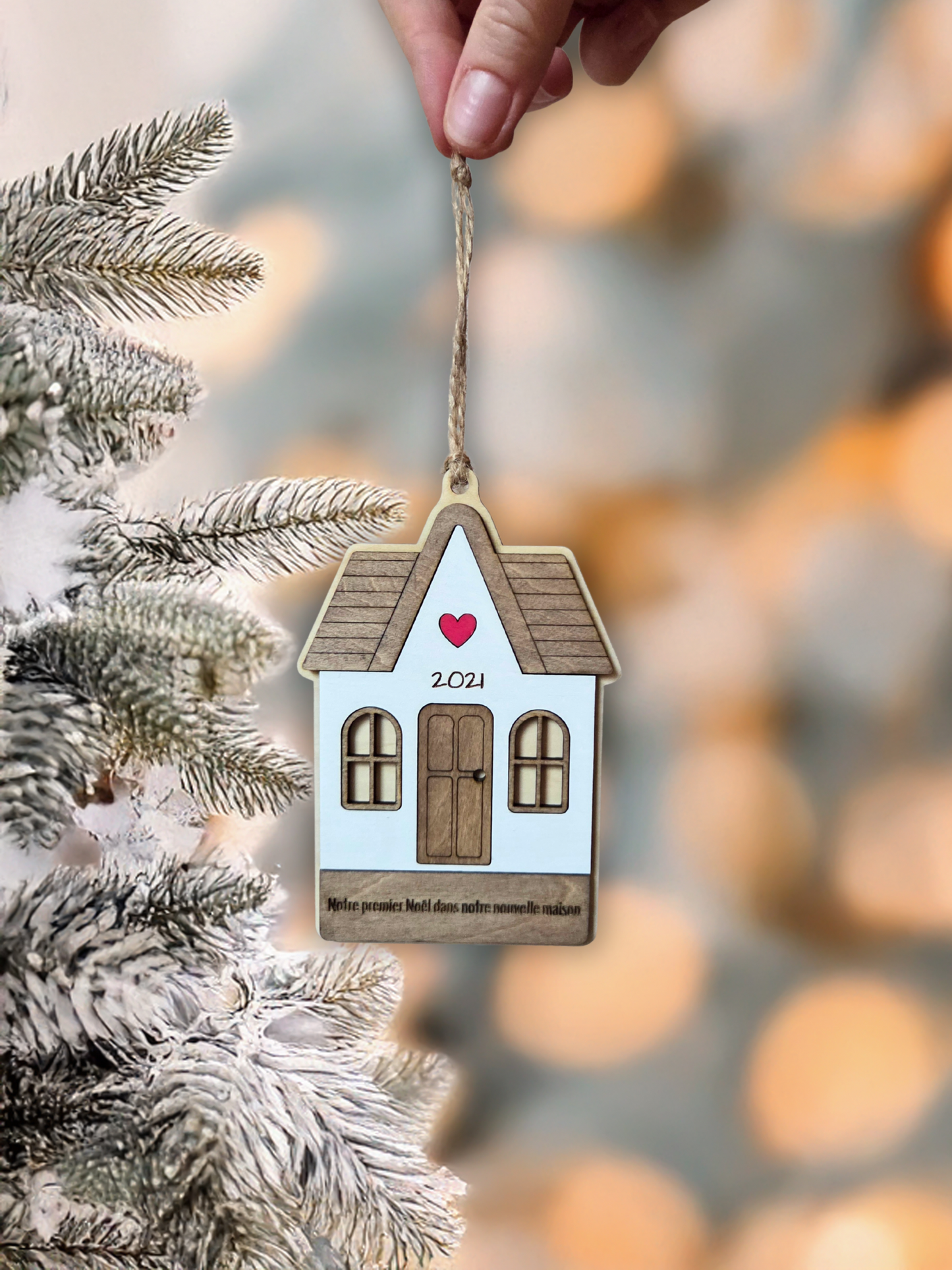 Ornement de Noël en bois – “Notre premier Noël dans notre nouvelle maison” | Décoration personnalisée
