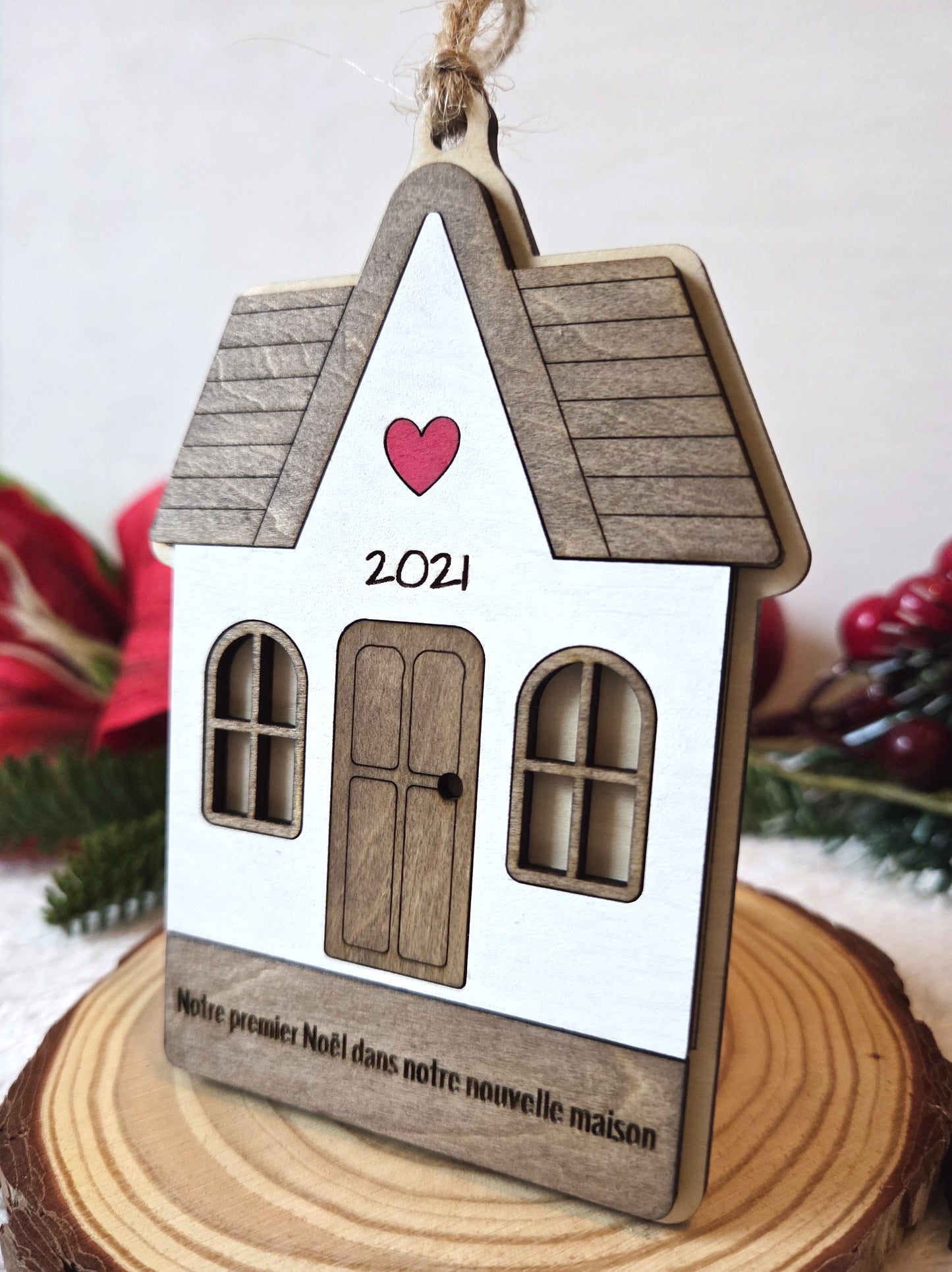 Ornement de Noël en bois – “Notre premier Noël dans notre nouvelle maison” | Décoration personnalisée