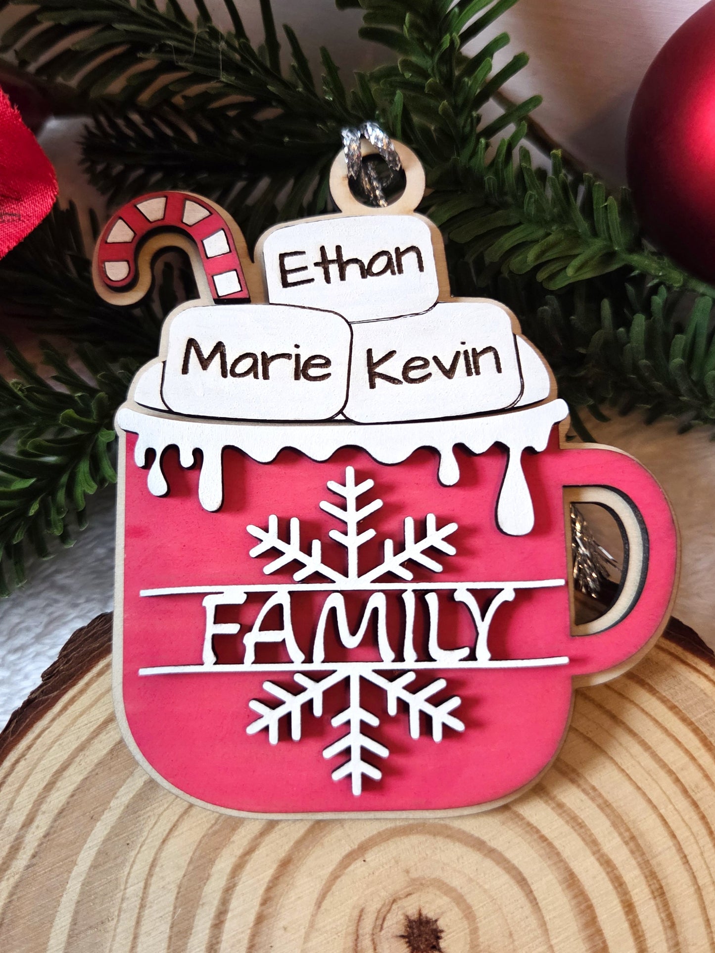 Ornement de Noël personnalisable – Tasse de Marshmallows / Chocolat Chaud | Prénoms gravés