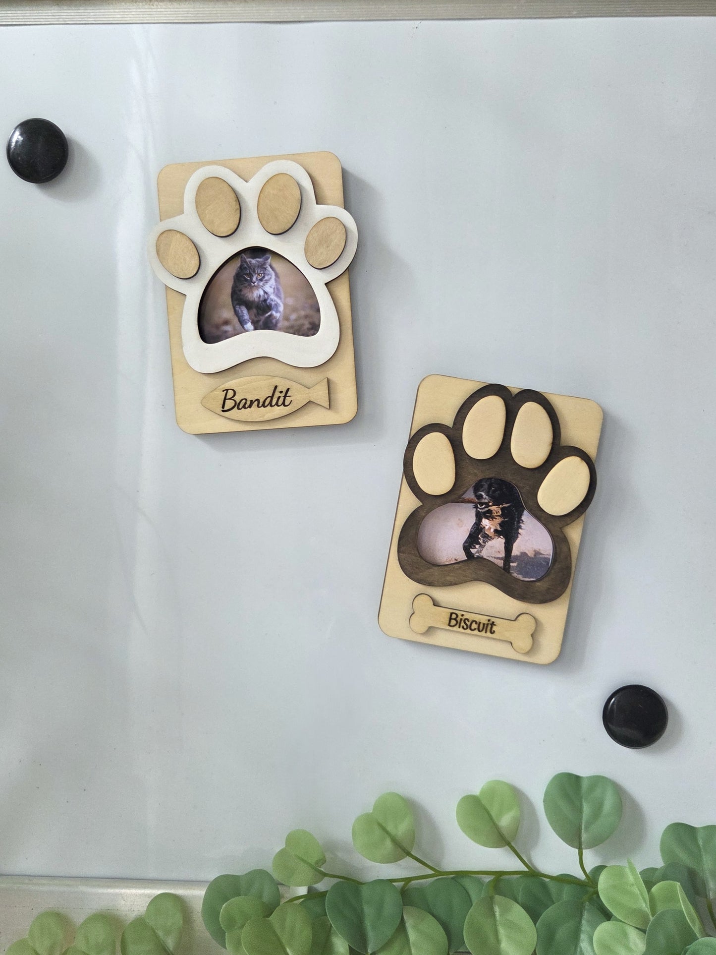 Magnet photo en bois – chien / chat personnalisé – Empreinte de patte | Cadre magnétique en relief pour frigo
