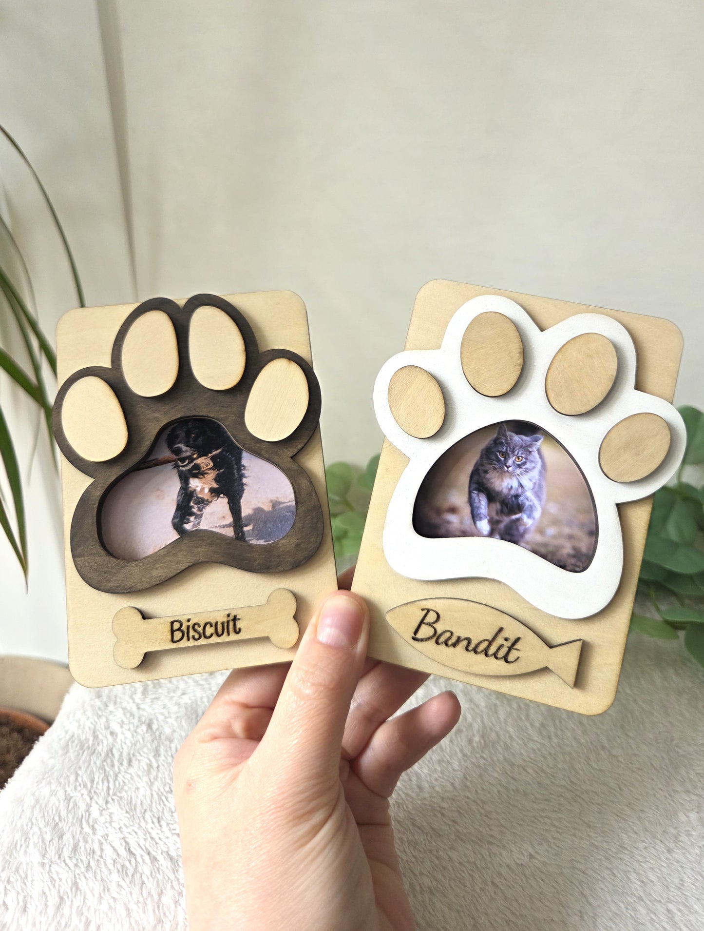Magnet photo en bois – chien / chat personnalisé – Empreinte de patte | Cadre magnétique en relief pour frigo
