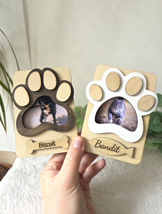 Magnet photo en bois – chien / chat personnalisé – Empreinte de patte | Cadre magnétique en relief pour frigo