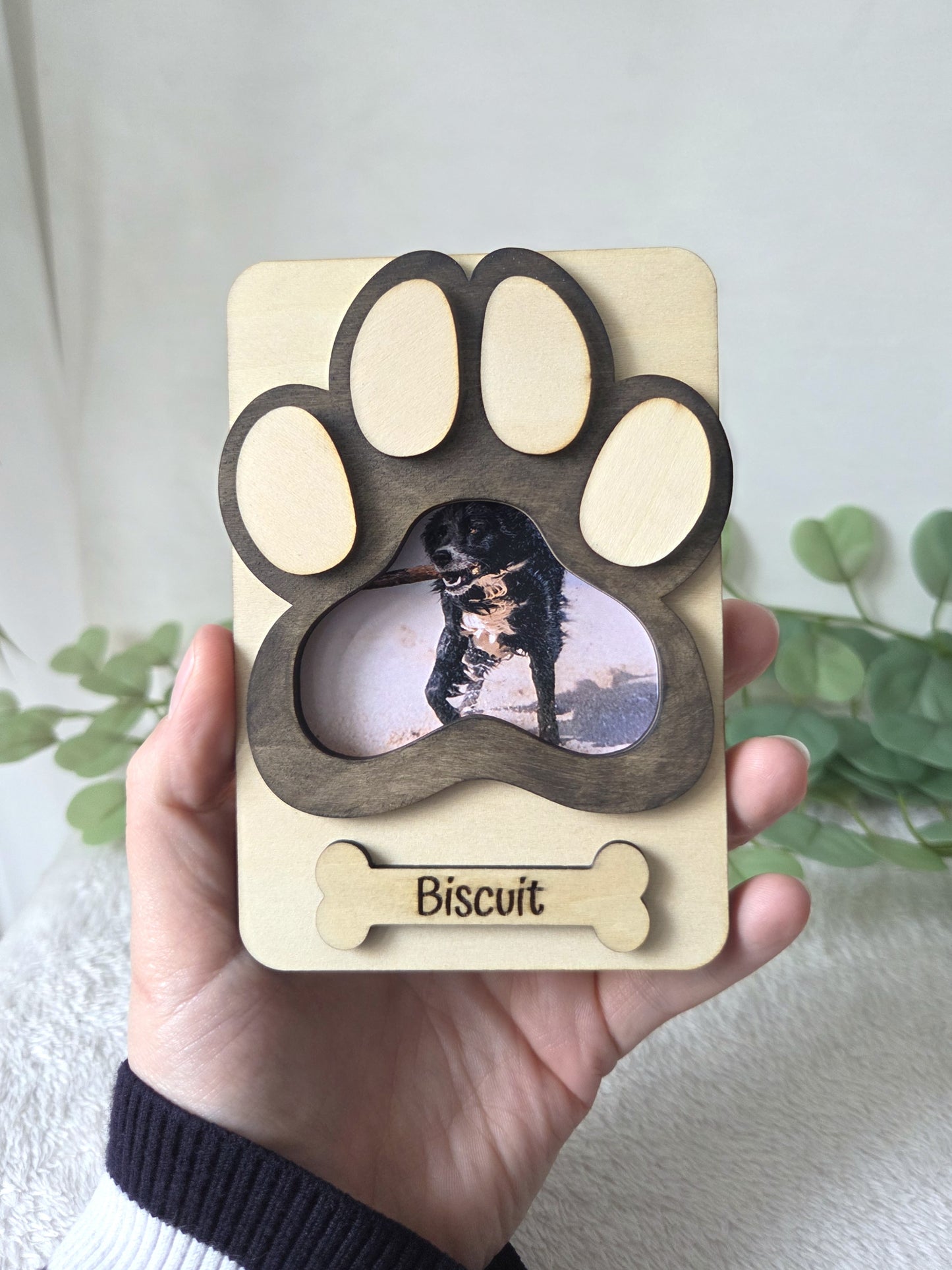 Magnet photo en bois – chien / chat personnalisé – Empreinte de patte | Cadre magnétique en relief pour frigo