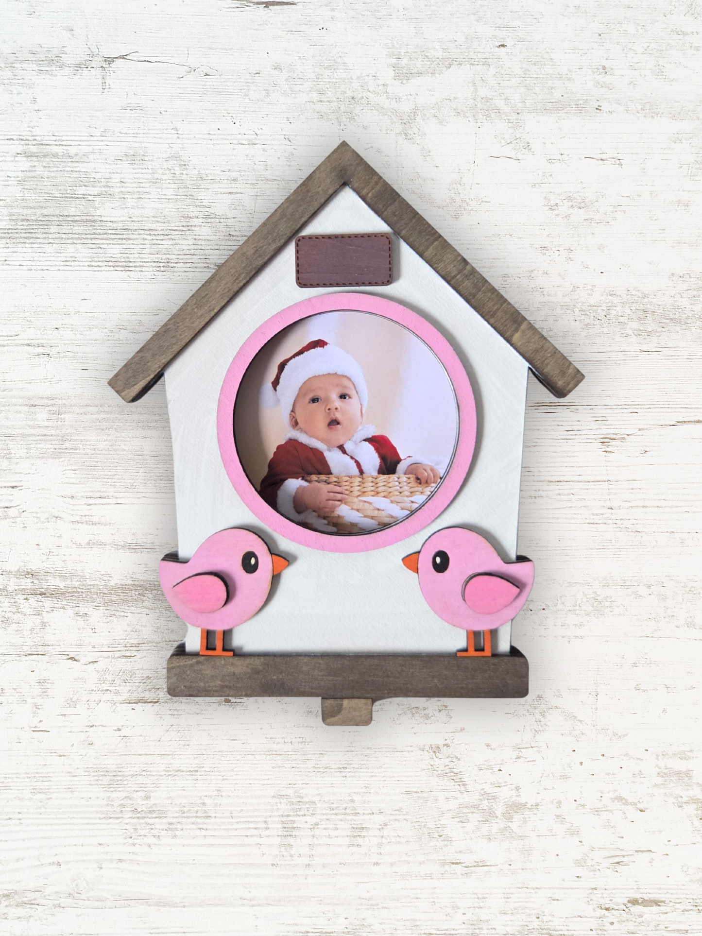 Magnet photo en bois – Modèle “Nichoir” | Cadre magnétique en relief pour frigo